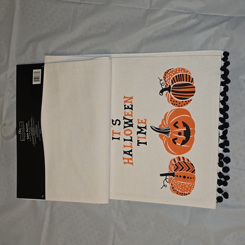 Pbs Home Goods Halloween Table Runner 14" x 72" - Picture 6 of 7